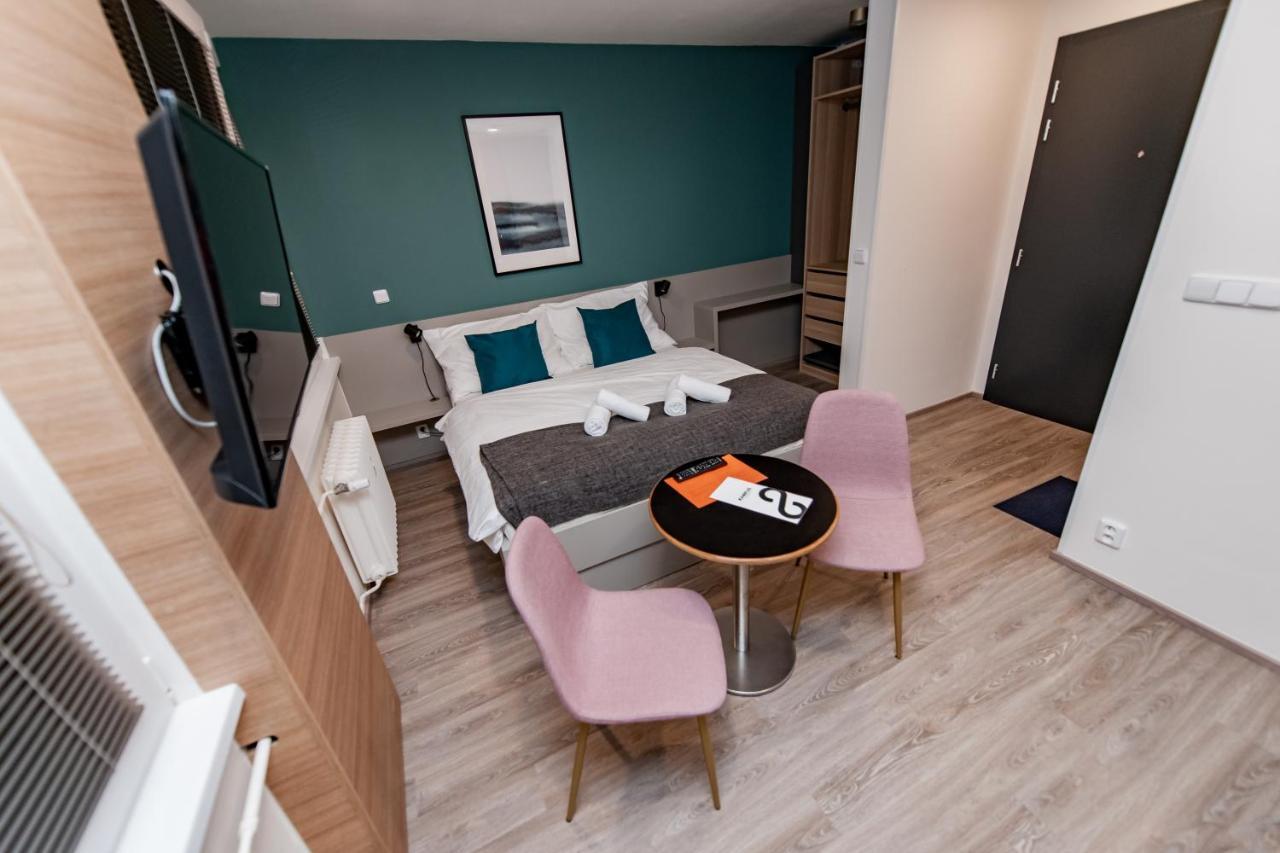 Apartments 4u: KAMPUS Upstairs Hradec Králové Hradec Kralove Exterior foto
